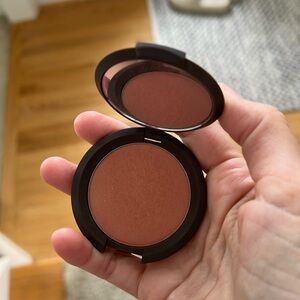 Becca “songbird” blush